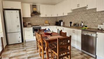 Exclusive Villa, Sigara İçilmez, Bahçeli | Özel mutfak | Buzdolabı, mikrodalga fırın, fırın, set üstü ocak