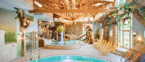 2 piscines couvertes