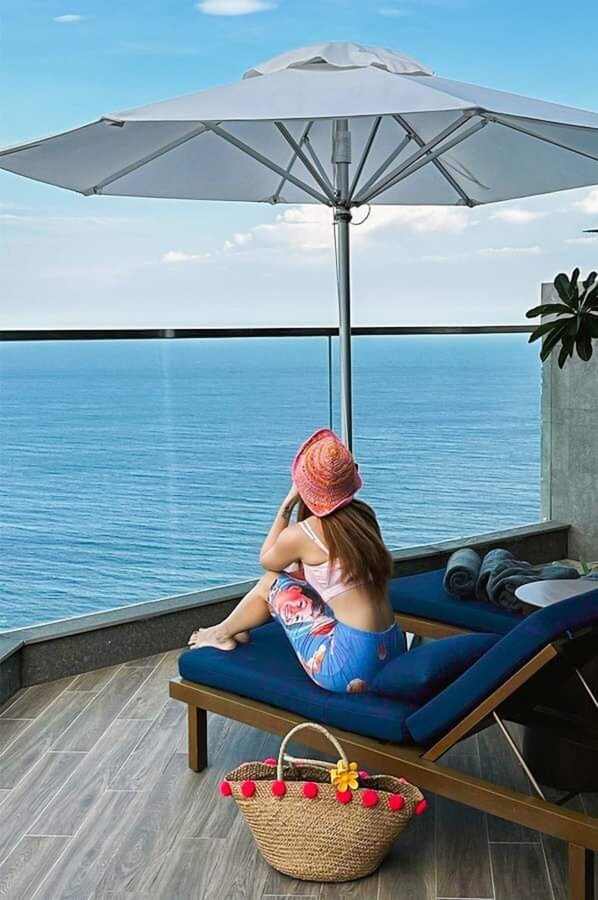 Panoramic-Penthouse, 2 Schlafzimmer, eigener Pool, Buchtblick | Blick vom Balkon