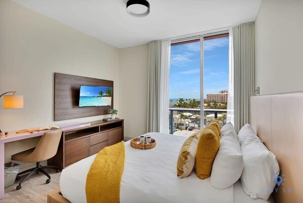 Skrivebord, strykejern/-brett, reiseseng for barn og wi-fi