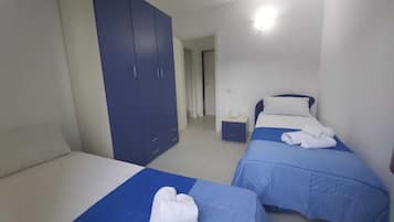 3 bedrooms, bed sheets
