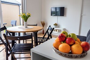 2 bedrooms, iron/ironing board, free WiFi