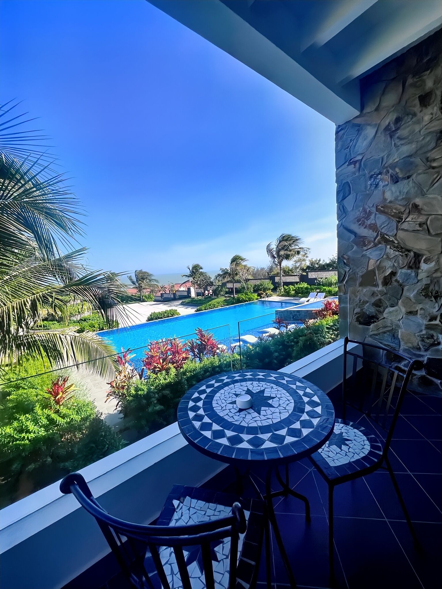 Azure Sand Retreat 2 Double Beds Ocean View | バルコニーからの眺望
