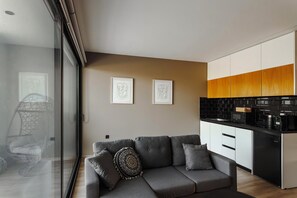 Smart TV - Chrysma Urban Living 3
(C6RC+C86 Rhodes, Greece)