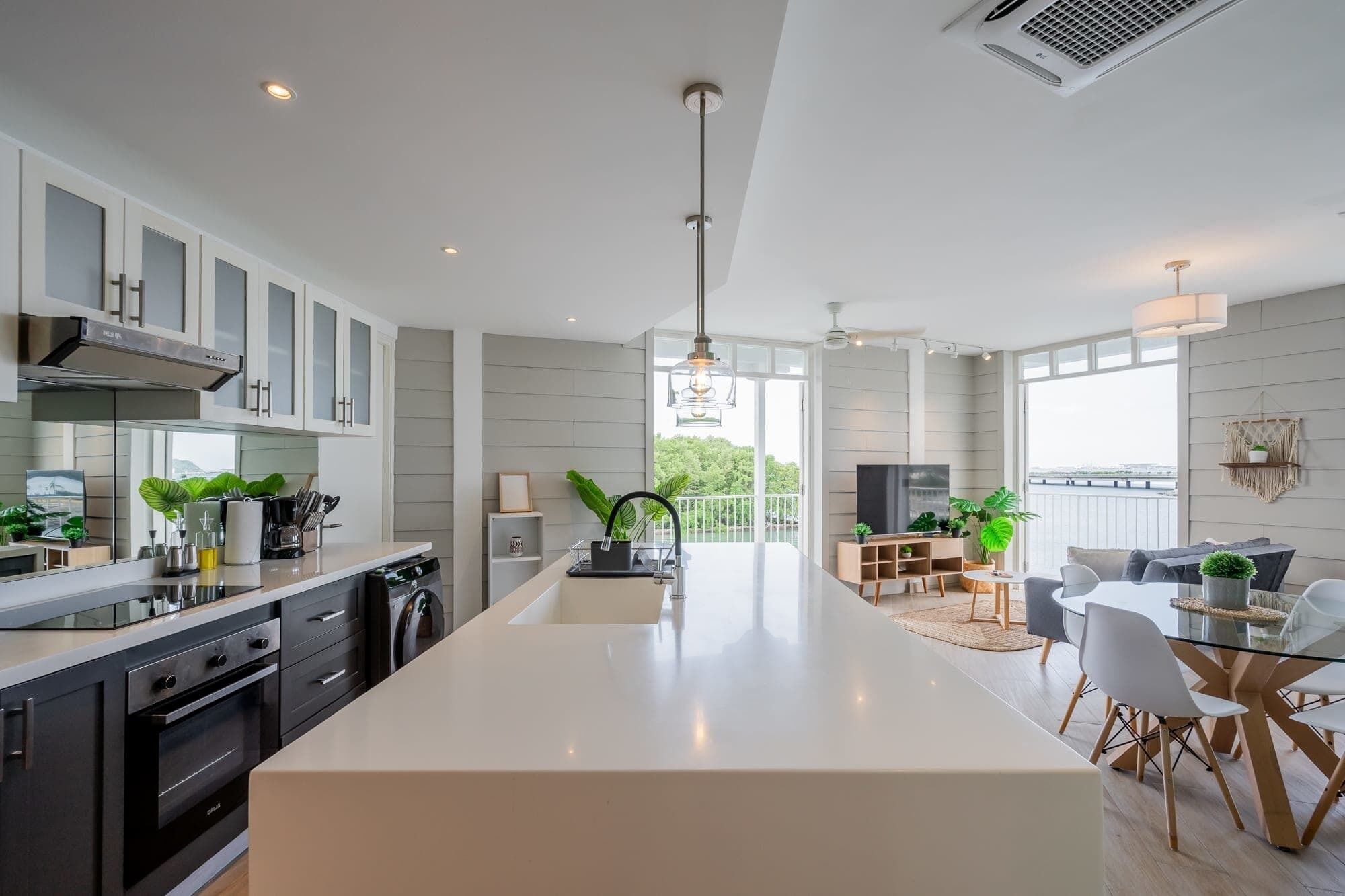 Refrigerador, microondas, parrilla de estufa y lavavajillas 