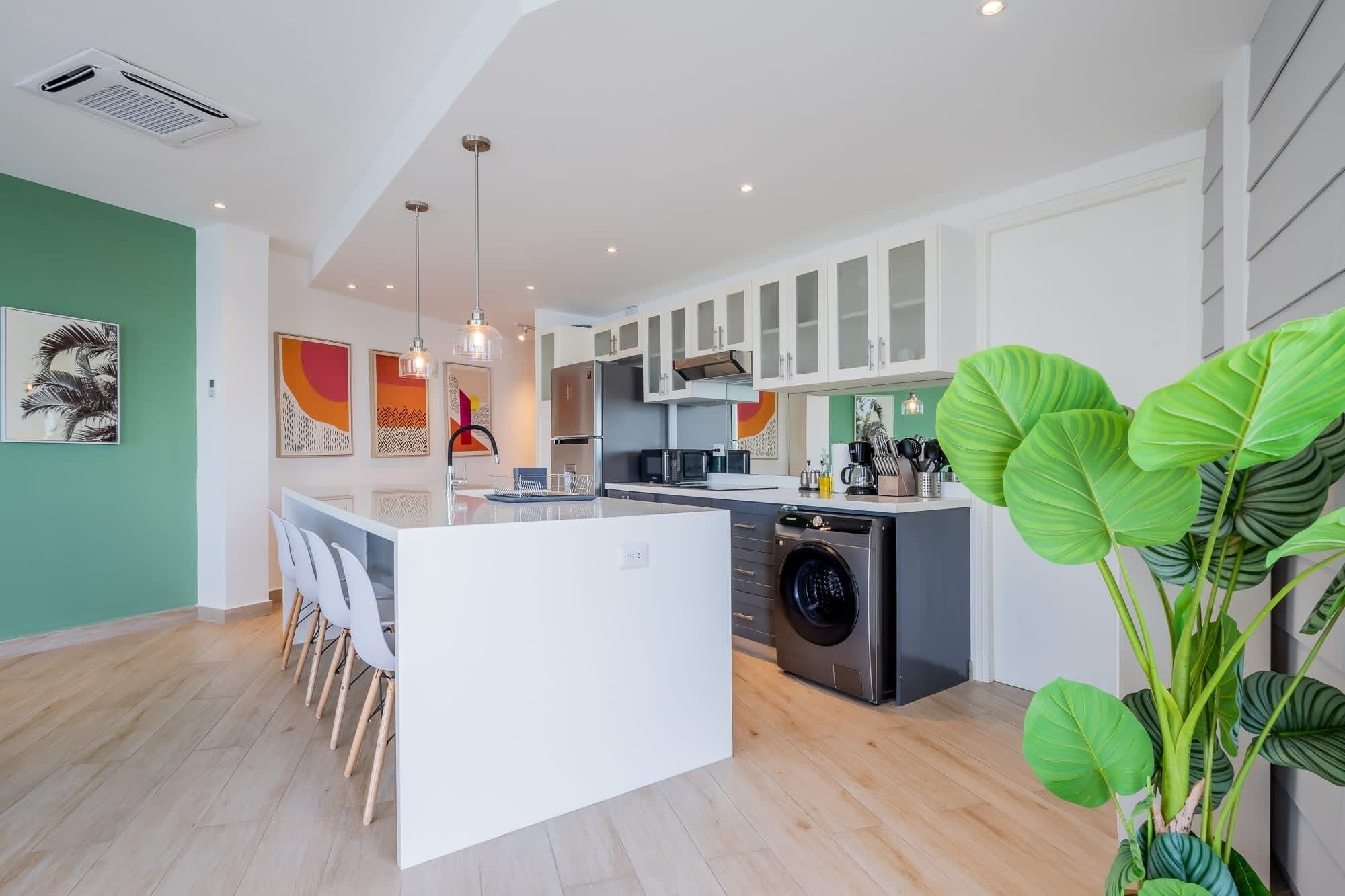 Fridge, microwave, stovetop, dishwasher