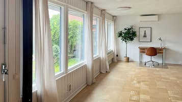 House, 3 Bedrooms, Patio | Living room