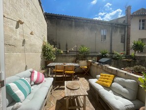 Outdoor dining - 3 Bedroom Private vacation home in Avignon (Avignon)