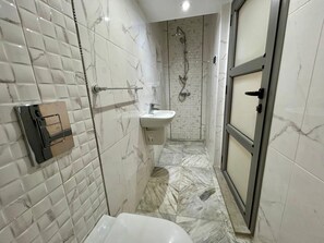 Handtücher, Seife, Toilettenpapier