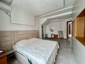 3 室のベッドルーム、WiFi