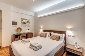 5 chambres, fer et planche à repasser, Wi-Fi, draps fournis