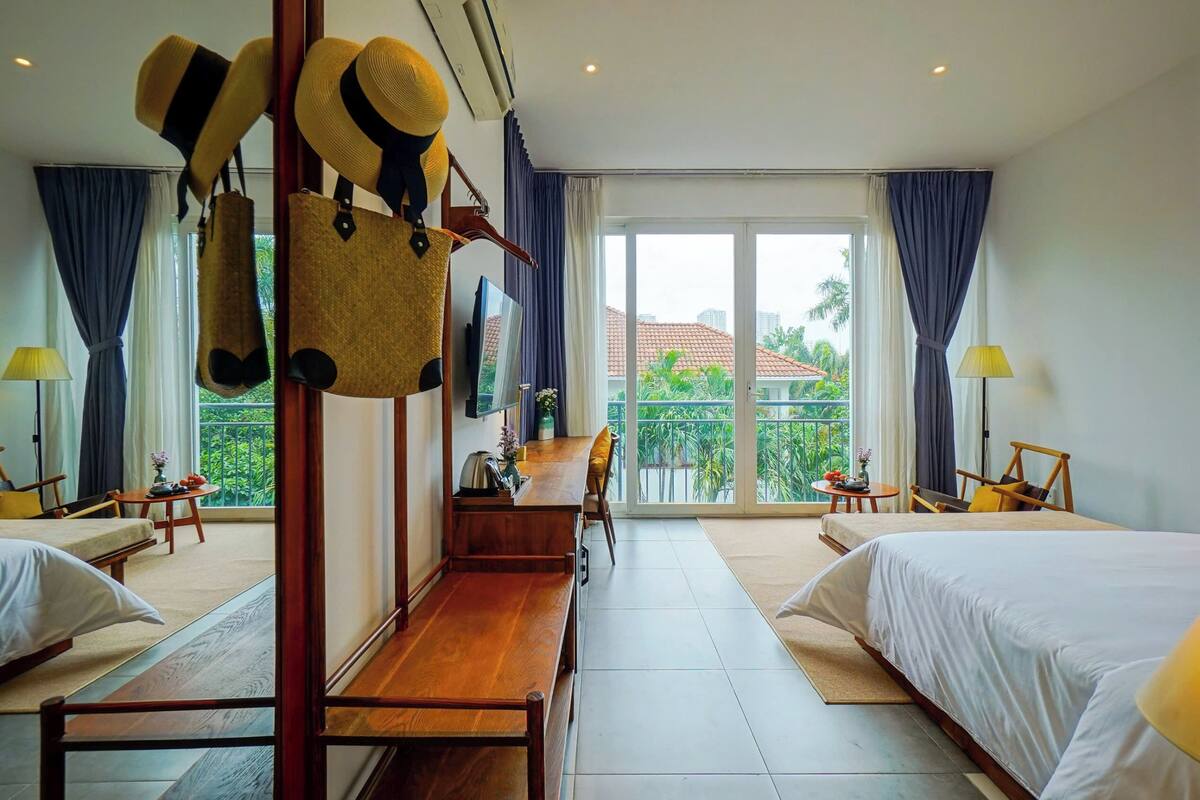 Superior Double Room with Bathtub | มินิบาร์, ตู้นิรภัยในห้องพัก, โต๊ะทำงาน, ผ้าม่านกันแสง