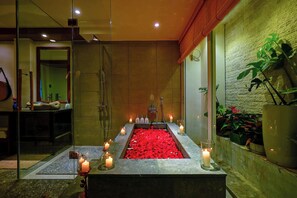 Indoor spa tub - Nexus House Lang Bao Chi (Ho Chi Minh City)