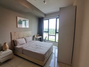 Comfort Studio | Living area | 42-inch flat-screen TV with cable channels - Edumetro  Subang Jaya (Subang Jaya)