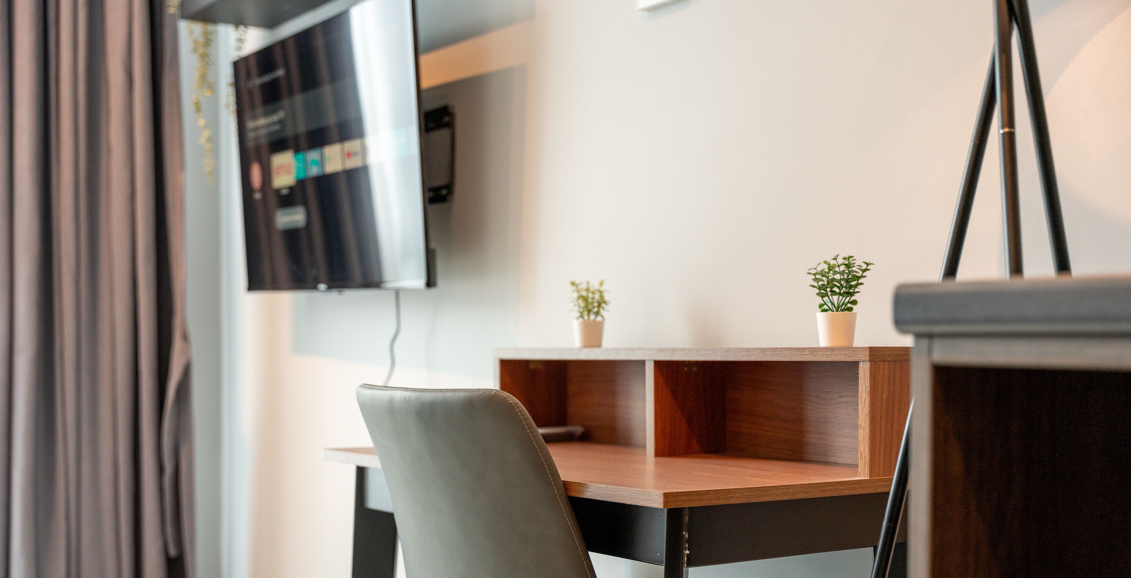 经济开间 | 办公桌、床单