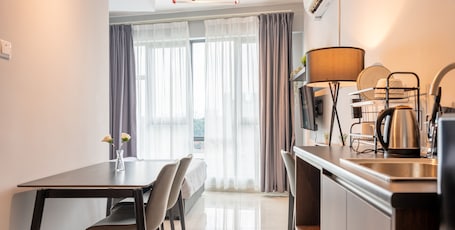 Refrigerador, tetera/pava eléctrica