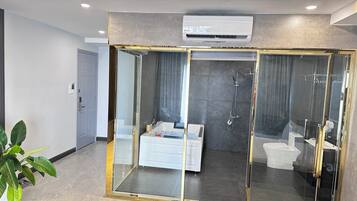 Superior Single Room | Bathroom