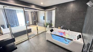 Superior Single Room | Bathroom