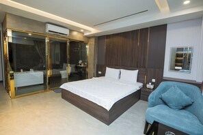 高  級單人房 | 起居區 | 電視