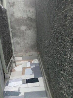 Shower, towels, soap, shampoo