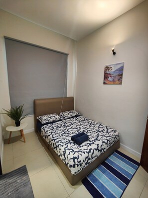 1 bedroom, WiFi, bed sheets - Barnett Georgetown Near Island Hospital Room 2 (George Town)