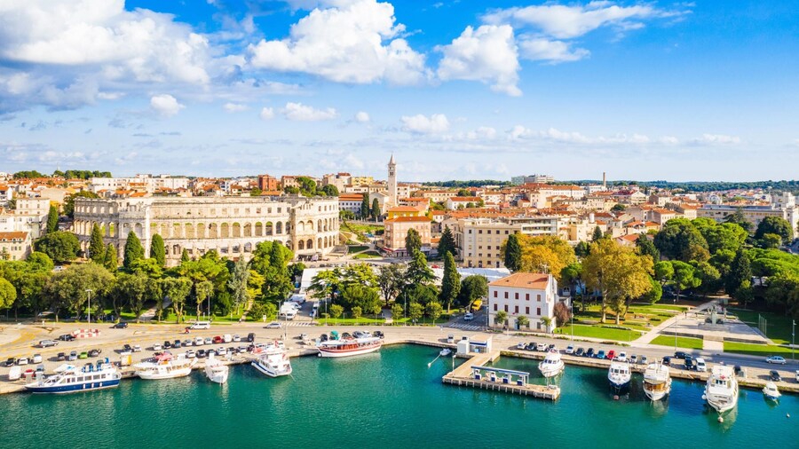 Mery's Sunny Pool Apartment