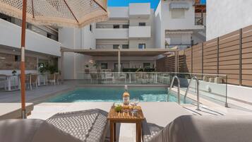 Seasonal outdoor pool