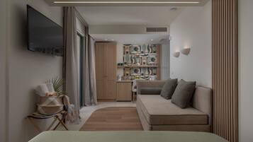Comfort Room, Sea View | Premium bedding, memory foam beds, soundproofing, iron/ironing board