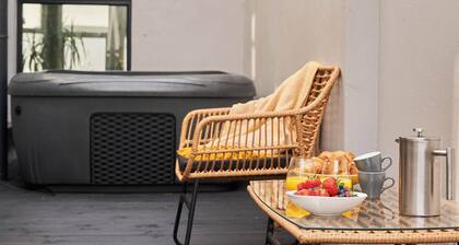 Beautiful 5 Bed Terrace with Hot Tub.