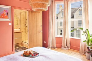 5 soverom, reiseseng for barn, wi-fi og sengetøy