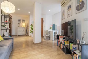 Smart TV, books - Toc Toc Rome Apartment (Roma)