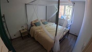 1 chambre, lit parapluie, Wi-Fi, draps fournis