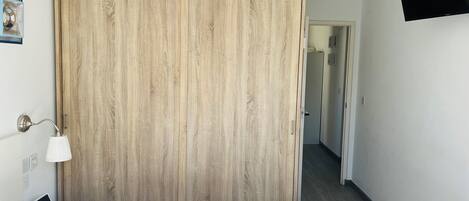 2 Schlafzimmer, Bügeleisen/Bügelbrett, kostenloses WLAN, Bettwäsche