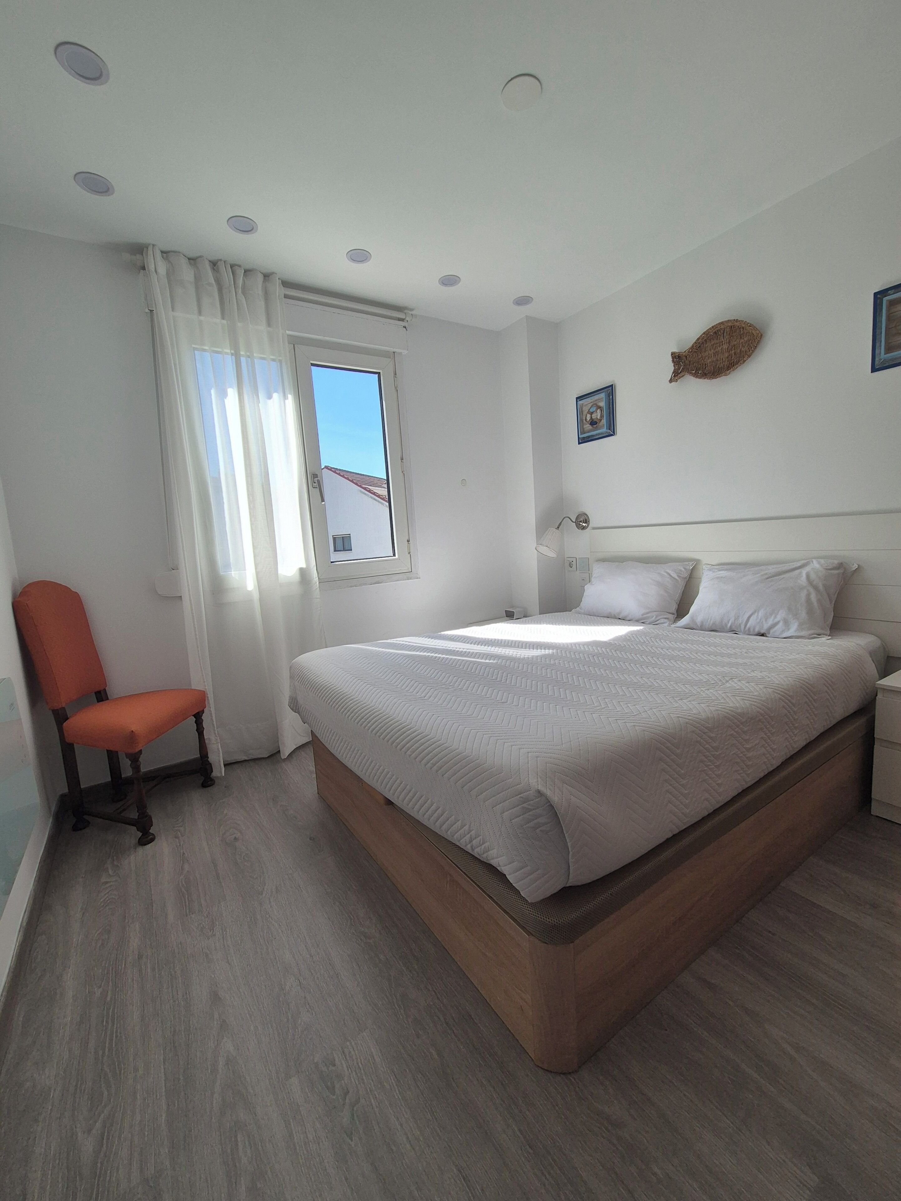 2 chambres, fer et planche à repasser, Wi-Fi gratuit, draps fournis