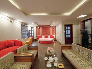 Luxury Double Room, City View | Hypo-allergenic bedding, down comforters, desk, soundproofing - Queen's Hotel (Hanoi)