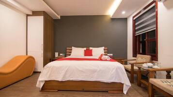 Superior Double or Twin Room, City View | Hypo-allergenic bedding, down duvets, desk, soundproofing