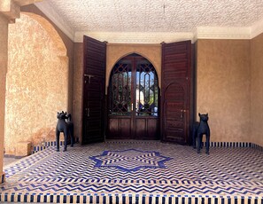 Property grounds - Luxuous Villa with a very large swimming pool, 5 rooms... (Marrakech)