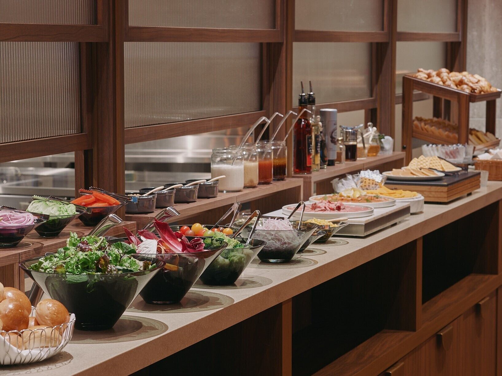 Daily buffet breakfast (JPY 4200 per person)