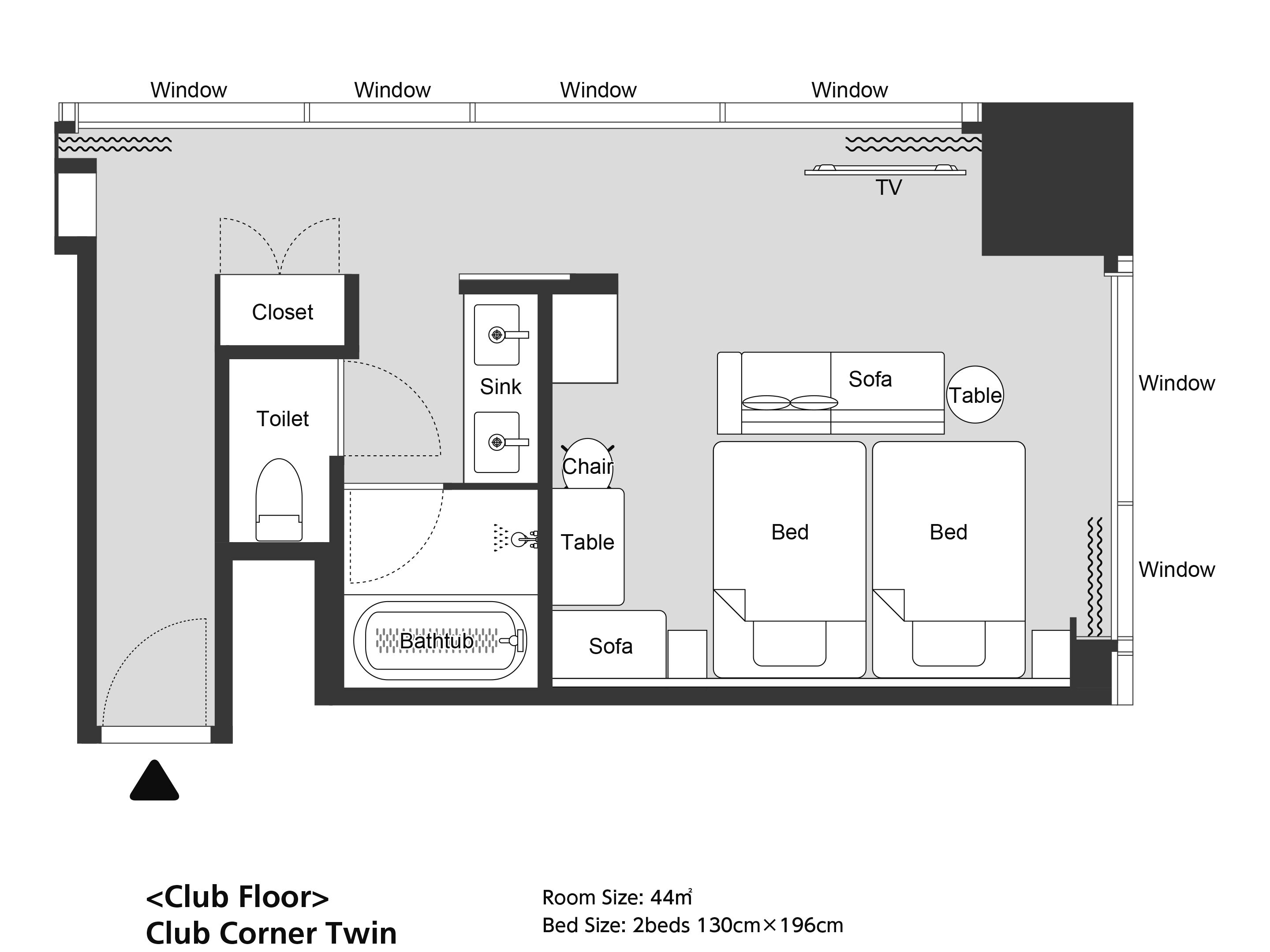 Distribución de una habitación Club Corner Twin con televisión, dos camas, sofá, mesa, silla, lavamanos, inodoro y armario.