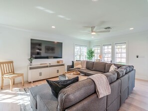 テレビ、書斎 / ワークスペース