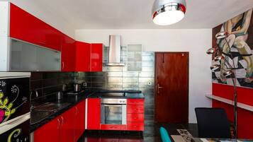 Departamento, 2 habitaciones, balcón, vista al jardín | Cocina privada