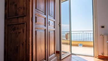 Villa, 4 Bedrooms, Private Pool, City View | Bahagian dalam