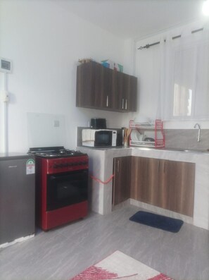 Private kitchen - Fully Equipped 1-bed Studio Apartment in Mtwapa (Mtwapa)