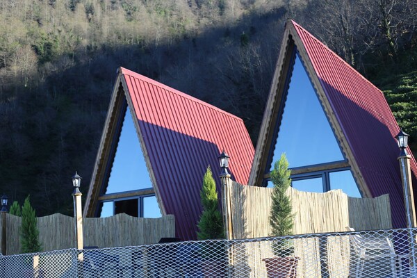 Pagen Bungalov - Hopa