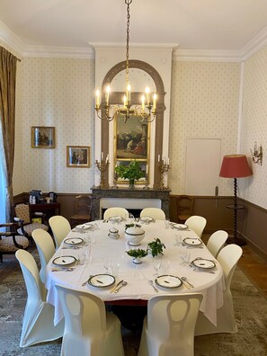 تناول الطعام