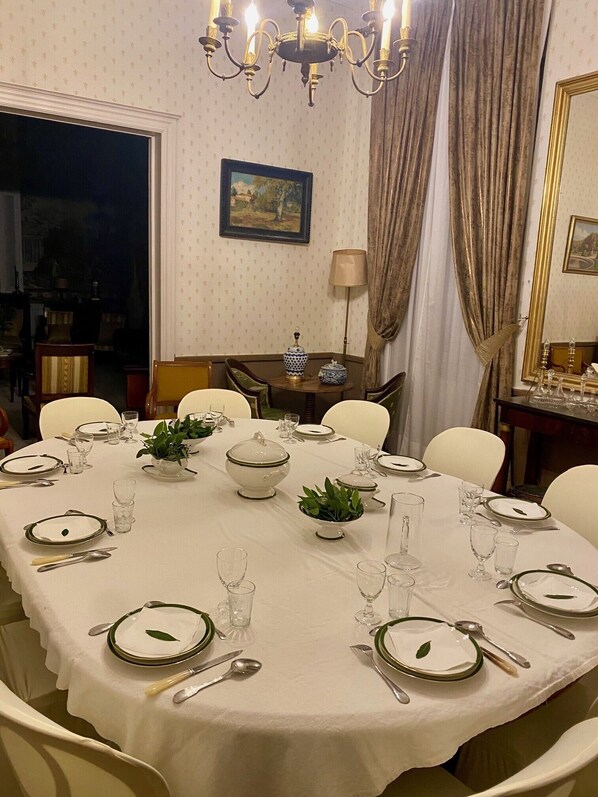 تناول الطعام