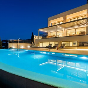 6 bedrooms - Kyma - Majo Luxury Villas 6-bedroom w Gym Sauna (Malevizi)