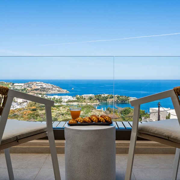 6 bedrooms - Kyma - Majo Luxury Villas 6-bedroom w Gym Sauna (Malevizi)