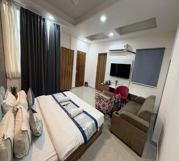 Junior Family Suite Room With Communal Balcony | Chambres insonorisées, Wi-Fi gratuit, draps fournis