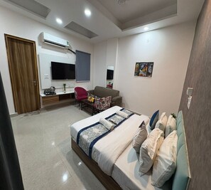 Junior Family Suite Room With Communal Balcony | Sistema de insonorización, wifi gratis, ropa de cama